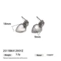 Boucles d'oreilles rose cœur en cuivre avec coquillage blanc et zircon, variante chic. - Style Fleur de Rose Nacre Brillante (2511BK41295YZ)