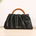 Elegante schwarze Plissee Handtasche für Damen mit schickem Holzgriff, stilvolle Umhängetasche. - Schwarz