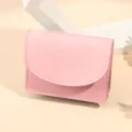 Portefeuille minimaliste rose unicolore pour femmes, étui à cartes compact et porte-monnaie. - Porte-cartes à rabat / Rose