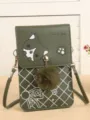 Mini sac bandoulière téléphone en cuir PU vert pour femme avec motif chat et pompon en peluche. - Vert