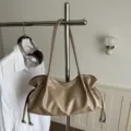 Stijlvolle effen schoudertas voor dames PU leer geplooide handtas tas voor de herfst - Khaki