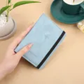 Porte passeport en cuir PU bleu clair avec bande élastique, pochette organiseur de voyage - Bleu clair