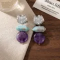 Orecchini pendenti in argento sterling con ametista e amazonite, dettaglio gioiello. - Orecchini argentati con amazzonite e ametista