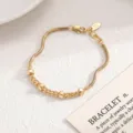 Elegante bracciale in metallo dorato con perline quadrate, accessorio di design chic per donna. - Stile Giunzione a Catena (2106ZJ10846SL)