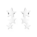 Vista detallada de pendientes minimalistas de acero inoxidable con tres estrellas. - Serie de Tres Estrellas / Color acero