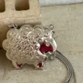 Silbernes metallisches Schaf Form Anhänger Tasche mit Kette schickes Tier Geschenk für Damen - Silber
