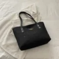 Μαύρη τσάντα shopper με υφή για γυναίκες, μεγάλη τσάντα ώμου για καθημερινή χρήση και εργασία. - Χωρίς μενταγιόν / Μαύρο