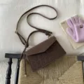 Elegante borsa a tracolla con stampa leopardata marrone per donna, borsa chic con cinturino. - Marrone
