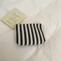 Pochette rayée noir et blanc, trousse de maquillage minimaliste en toile pour femmes. - Rayures noires et blanches