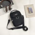 Borsa a tracolla elegante in nylon nero da donna, con anello in metallo e manico superiore. - Nero