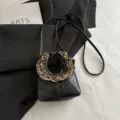 Mayre tsanta omou gia koritsia me karo volan kai crossbody schedio, mini tsanta cheir. - Μαύρο