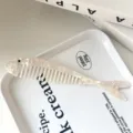 Vista detallada del peine para cabello de acetato francés, bonito diseño de pez con dientes. - 19cm*3.2cm*4mm / Blanco