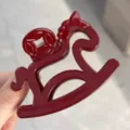 Pince à Cheveux Cheval à Bascule Rouge Joli Accessoire de Coiffure Style Chinois pour Femme - 8cm Size / Rouge