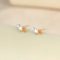 Pendientes de botón de estrella en plata S925 con piedras, diseño minimalista. - Oro Blanco Julio Rojo Anaranjado