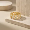 Anillo de banda cerrada de diseño de nicho con diamantes de cadena cubana chapado en oro - Dorado / Talla US 6