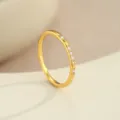 Anillo fino minimalista de plata de ley S925 con circonitas, anillo de meñique apilable. - Talla US 2 / Anillo Pavé Fino Exquisito (RS4197) / Dorado