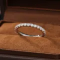 Bague alliance complete en argent et moissanite scintillante, style variante de mariage. - Taille US 8 (Taille HK 16-17) / RS4014 [Or blanc 0,03 ct]