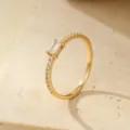 Anillo de plata esterlina dorada con circonita baguette pavé estilo minimalista elegante - Talla US 5 (Talla HK 10-11) / Oro Champagne de 14K