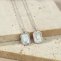 Zilveren Letter L Moeder van Parel Ketting Achtkant Hanger Gelaagde Sieraden Cadeau - Letter L (TN4437) / Witgoud