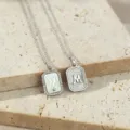 Aangepaste letter M moedermoer 18k vergulde ketting elegante gelaagdheid sieraden cadeau - Letter M (TN4437) / Witgoud