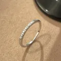 Anillo fino de plata de ley 925 con pavé de circonitas, elegante anillo estilo francés mujer. - Talla US 5 (HK 10-11) / Oro blanco