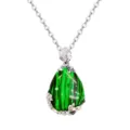 Primo piano dettagliato di una collana con ciondolo in pietra verde e montatura a foglia. - Solo Pendente (Senza Catena) / pietra sabbia dorata