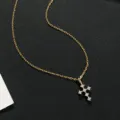 Collar con colgante de cruz de plata S925 y diamantes, joyería de moda coreana para mujeres. - Collar con Colgante de Cruz (NS3571) / Chapado en oro 18K