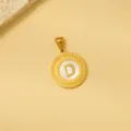 pendente con lettera d in madreperla tonda in acciaio inossidabile placcato oro 18k - Smalto bianco D