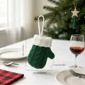 Christmas cable knit mini glove cutlery holder green white holiday dining table decoration item - Green Knitted Glove Pendants / Cutlery Holders