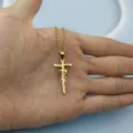 Collana con ciondolo a croce color oro con elegante design con scritta faith per le donne. - Oro