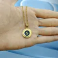 Βίντατζ 18Κ χρυσό μαύρο σμάλτο γράμμα S στρογγυλό μενταγιόν κολιέ για άνδρες και γυναίκες - Γράμμα S / Μαύρο