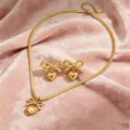 Set collana orecchini fiocco cuore oro, gioielli eleganti da donna per lavoro quotidiano. - Set di 3 pezzi / Oro
