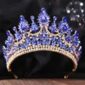 Edle barocke blaue Strass Tiara Luxus Kristall Hochzeit Krone Braut Haarschmuck Detail - KC Gold Weiß & Saphirblau Strass