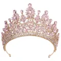 Wunderschöne goldene Brauttiara mit funkelnden rosa Strasssteinen und klaren Kristallen. - KC Gold Weißer Diamant + Hellrosa Diamant