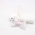 Niedlicher Welpen Leder Taschenanhänger Detail, rosa weißer gestreifter Cartoon Hund mit Kordel. - Weiß