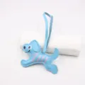 Blauer Leder Hund Tasche Anhänger Detail, niedlicher Plüschtier Anhänger mit Band und Streifen. - Blau