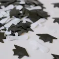 Diakosmisi trapeziou giorti apofoitoi konfeti mavro kai leuko se schima kapelo kai diploma - Καπέλο Αποφοίτησης Και Πάπυρος / Συσκευασία 10g