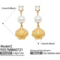 Detailaufnahme von Muschel Perle Ohrringen mit exakten Abmessungen und 316L Edelstahl Material. - Weißer Zirkonia Kammmuschel Stil (F057-C) / Gold