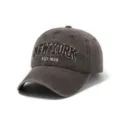 Gorra de béisbol de algodón lavado con bordado de Nueva York, sombrero de sol casual vista principal - Ajustable / Café