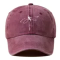 Cappello da baseball bordeaux slavato vintage con stampa di libellula bianca, cappello sole. - Regolabile / Borgogna
