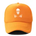 Casquette trucker orange avec motif crâne blanc, style streetwear tendance maille. - Réglable / Orange