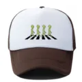 Zomer ademende mesh trucker cap met grappige groene alien print, casual pet voor dagelijks. - Verstelbaar / Koffie en Wit