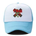Γαλάζιο λευκό mesh trucker καπέλο με κόκκινο τριαντάφυλλο και love, casual καπέλο ηλίου. - Ρυθμιζόμενο / Anoikto Mple Lefko
