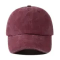 Gorra de béisbol vintage de algodón lavado en color burdeos estilo dad hat para uso diario. - Ajustable / Burdeos