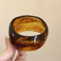 Vintage Schildpatt Harz breiter Armreif für Damen, retro bernsteinfarbener Modeschmuck. - 44# Silbernadel - Khakibraun