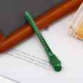 Metalige kappers haarklem, 9.5cm groene sectieklem detailweergave voor professioneel haarstyling. - Donkergroen