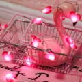 Catena luminosa LED a cuore con fenicottero rosa, ideale per camera da letto romantica. - 5M 50LEDs Alimentato a Batteria / Rosso