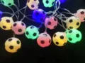 Hermosa guirnalda de luces LED de futbol de colores para fiestas y decoracion infantil. - 3m 20-LED a Pilas / Multicolor