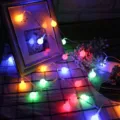 Vista detallada de luces LED de bolas de colores creando un ambiente muy acogedor. - 5M 50LEDs Alimentado por Batería / Degradado de Cuatro Colores