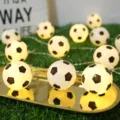 Guirnalda de luces LED de fútbol creativa para decoración de fiesta de habitación infantil - 1.5 Metros 10 Luces 2 Secciones Fijo / Balón de fútbol, blanco cálido